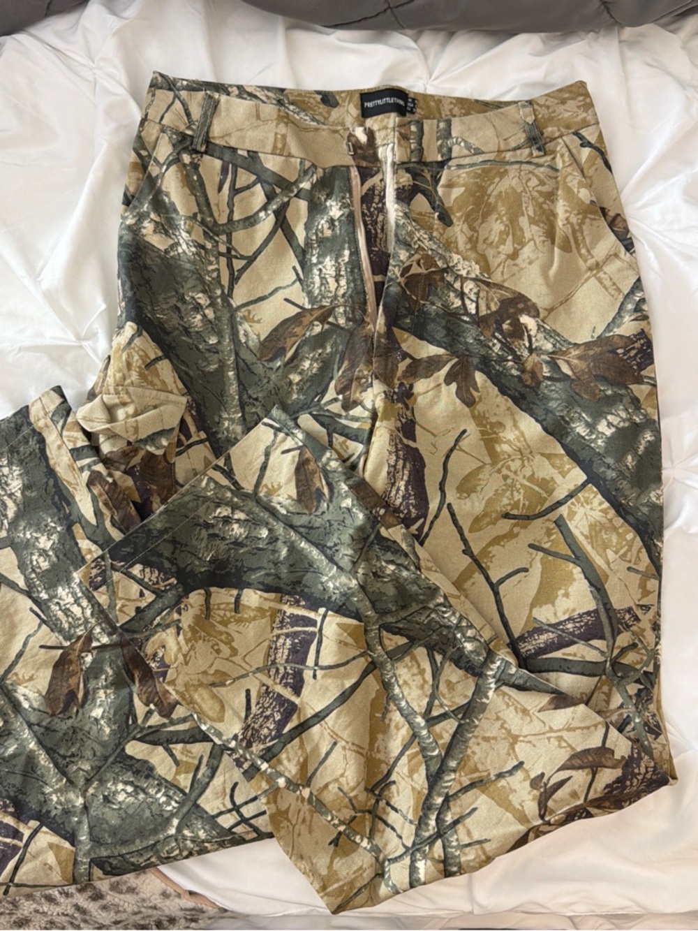 PrettyLittleThing Tan & Green Camo Cargo Trousers